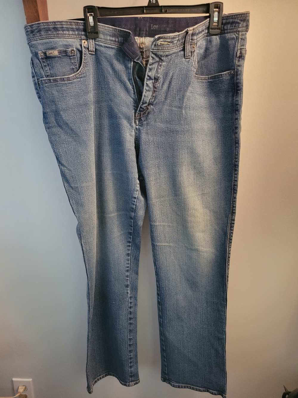 Lee  Womens Light Blue Straight Fit Jeans